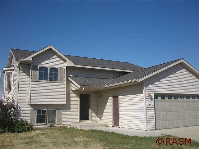 1st image of 324 Maverick Dr