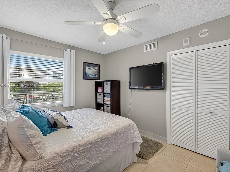 121 Golden Isles Dr #205 — Photo 7