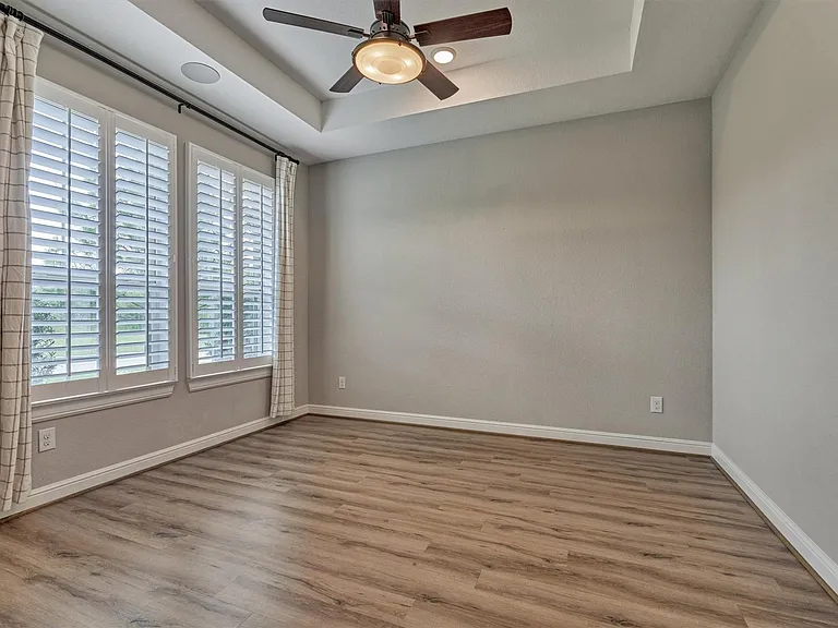 11 Shumard Oak Dr — Photo 6