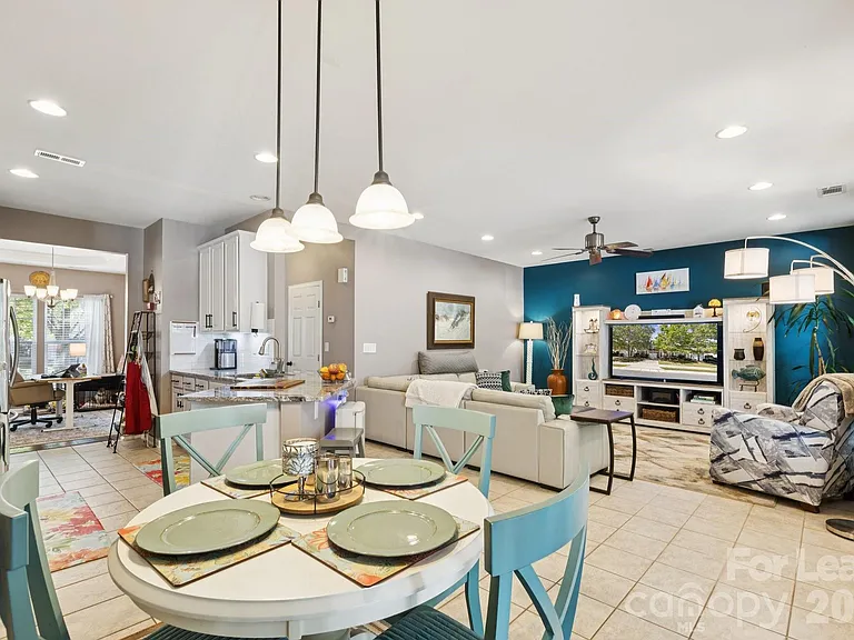 6037 Queens Walk Ct — Photo 15