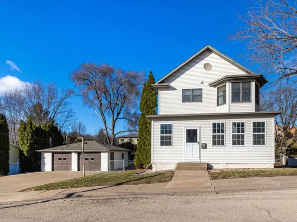 2637 Nebraska St, Dubuque, IA 52001