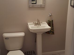521 Edinborough Dr, Bay Village, OH 44140