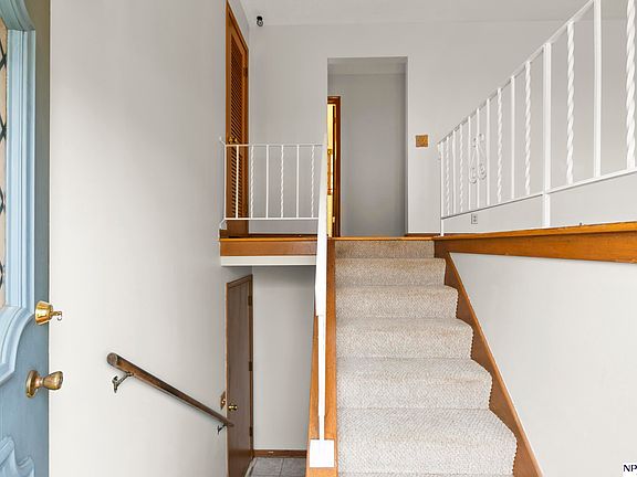 2nd image of 9728 Erskine St
