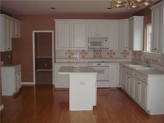 4th image of 104 Niblick Ct