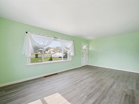 4th image of 10647 Saint Veronica Ct