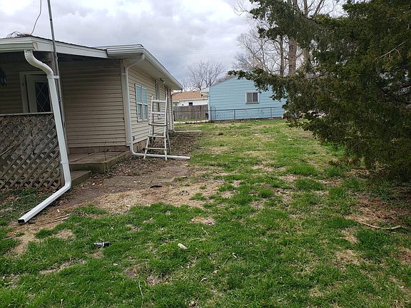 3rd image of 1415 E Melaik Ct