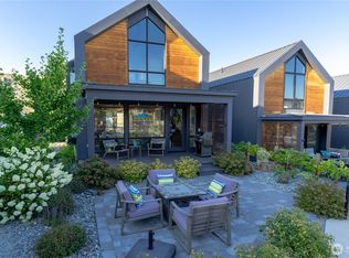 1437 Cottage Ln, Chelan, WA 98816