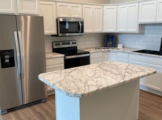 5423 S Huntwood Ave, Sioux Falls, SD 57108