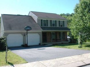 235 Riverview Rd, Mount Wolf, PA 17347