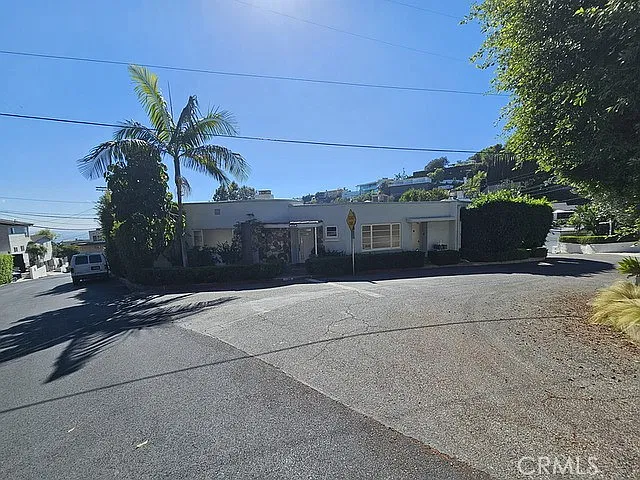 5 bed, 3789 sqft, $12,000 — Photo 3