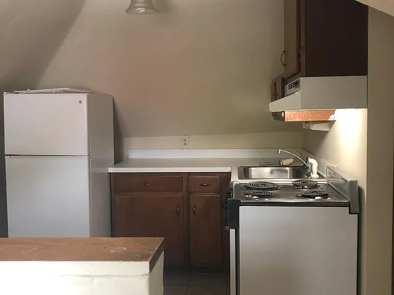 103 N East St #4 — Photo 7