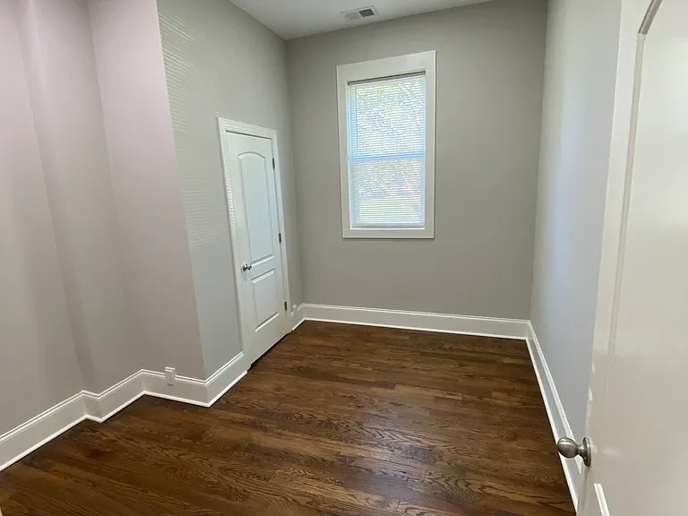 219 Institute Ave — Photo 5