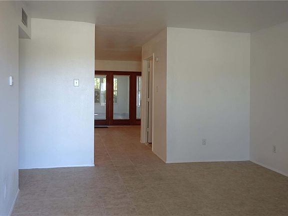 3rd image of 3357 Sherwood Dr