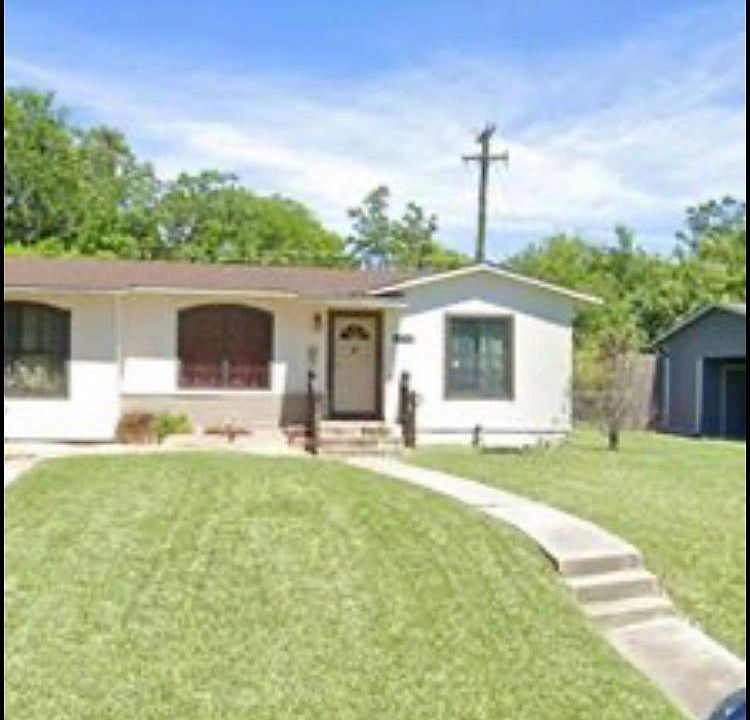 1st image of 515 Sumner Dr
