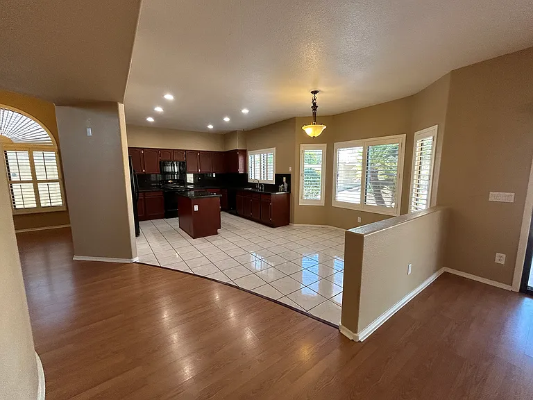 4334 E Anderson Dr — Photo 7