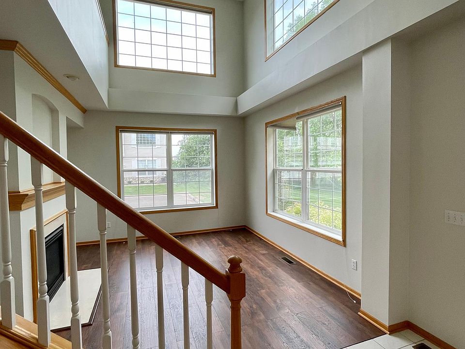 Living Room - amazing natural light!