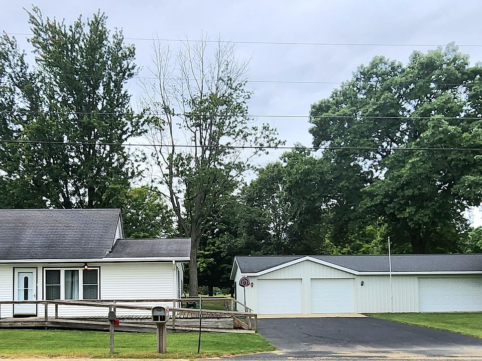 1st image of 52879 Lake Shore Dr