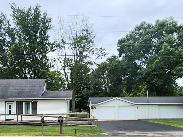52879 Lake Shore Dr, Dowagiac, MI 49047