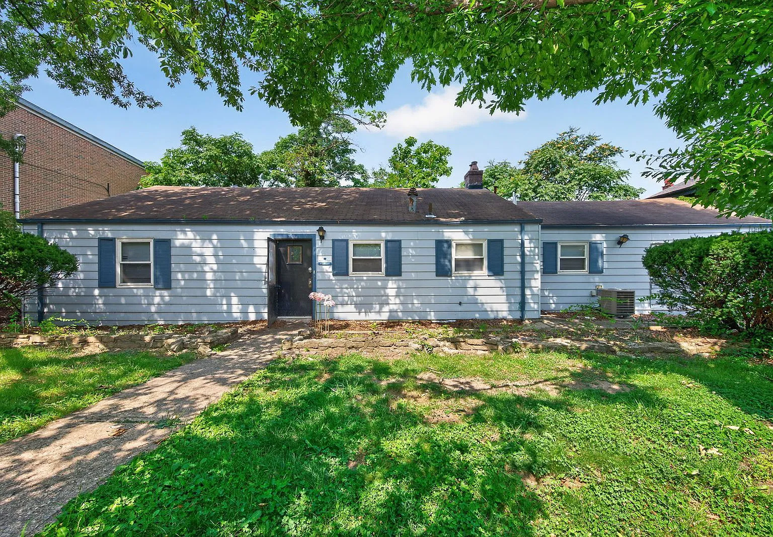 4 bed, 2.0 bath, 1950 sqft, $3,195 — Photo 1