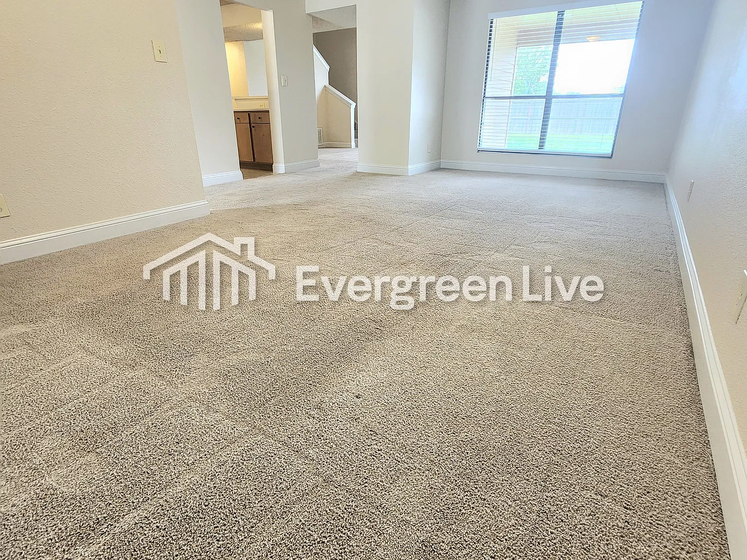 4 bed, 2.5 bath, 1890 sqft, $1,245 — Photo 3