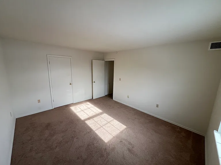 Cresap Knolls — Photo 14