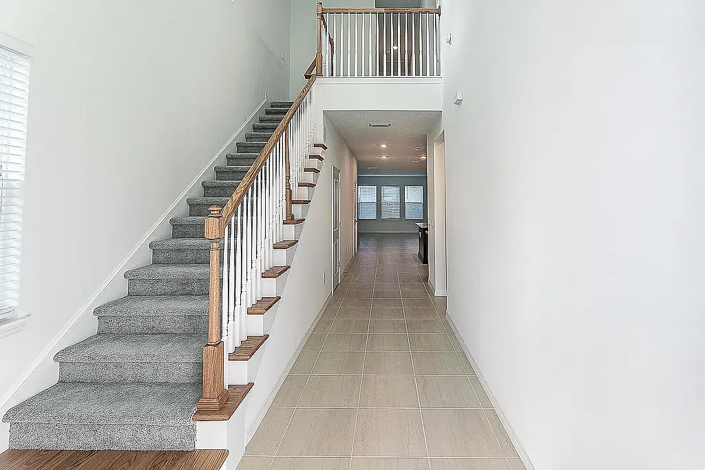 4 bed, 2400 sqft, $3,500 — Photo 4