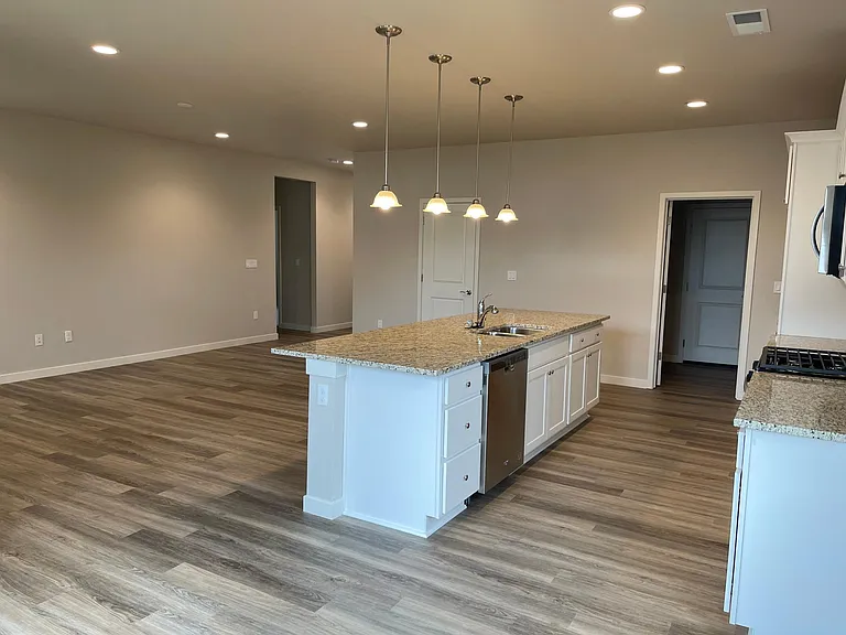573.5 Country Hollow Dr — Photo 3