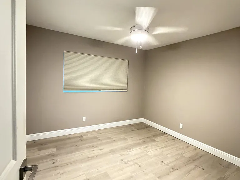 4140 SW 6th Pl — Photo 15