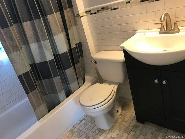 225 Thompson Shore Rd #2F — Photo 15