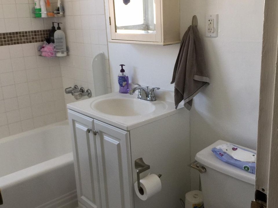 2nd image of 201 E Broadway APT 6A