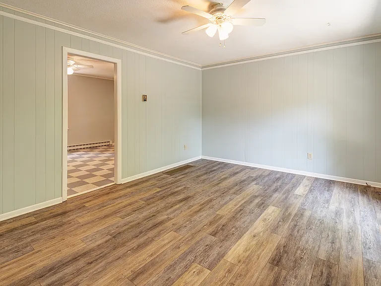 364 Pearson Dr — Photo 5