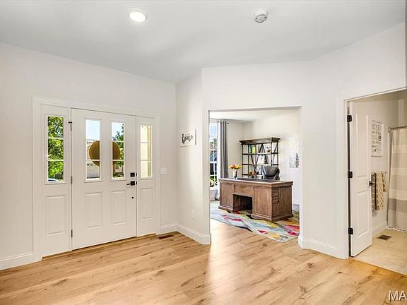 3rd image of 688 Bluffs View Ct