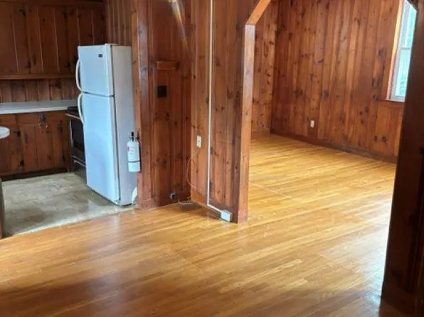 8 Dale St #1, Wilton, NH 03086
