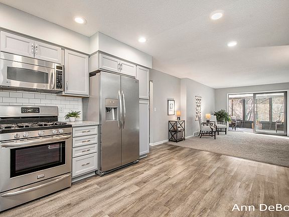 3rd image of 221 Bona Vista Dr NW #31