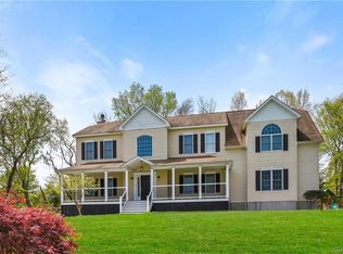 6 Kayla Ln, Mahopac, NY 10541