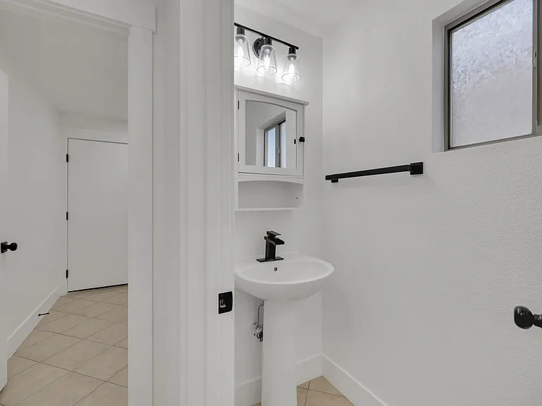 56 Ashby Hills Ct — Photo 13