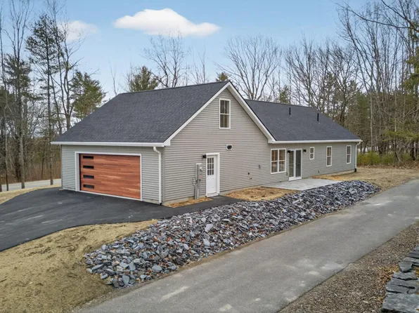 6 Village Green Circle, Oakland, ME 04901