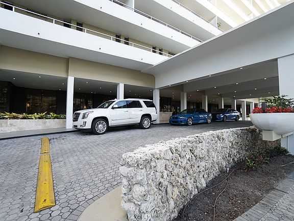 5th image of 5555 Collins Ave APT 12A