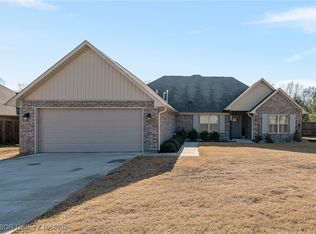 906 Mourning Dove Way, Barling, AR 72923