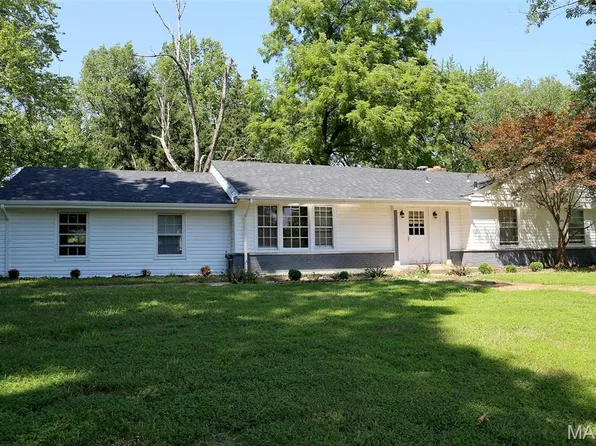 2131 Old Manor Rd, Saint Louis, MO 63136