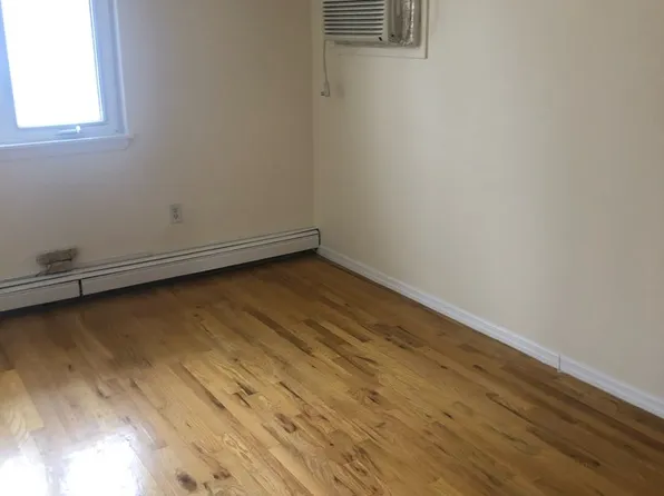 40-12 Clearview Expressway image 6 of 9