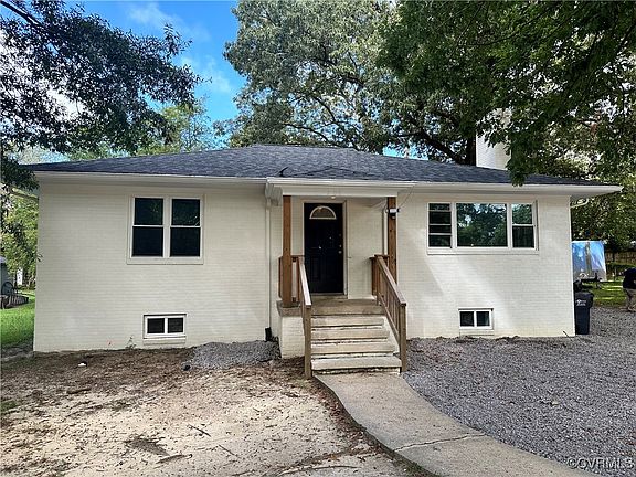 2nd image of 206 N Mesa Dr