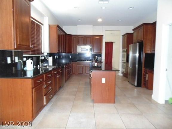 5th image of 9516 Trattoria St