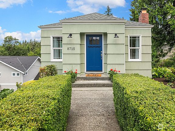 3rd image of 8715 Bowdoin Way