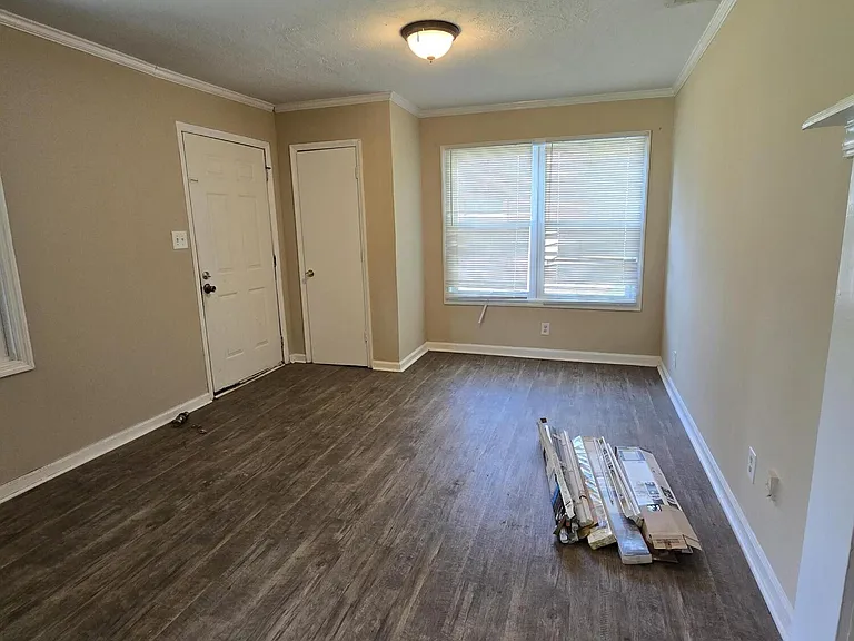 2511 Rhodes Dr — Photo 3