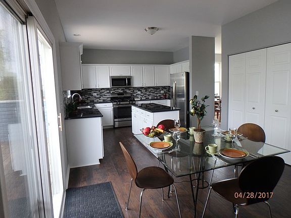 4th image of 9925 Bedford Dr