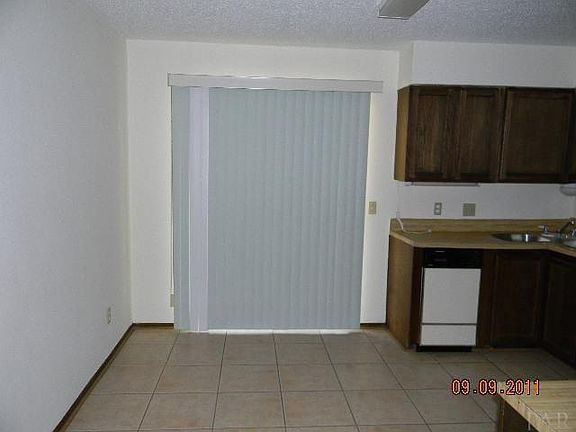 4th image of 2811 Langley Ave APT 105