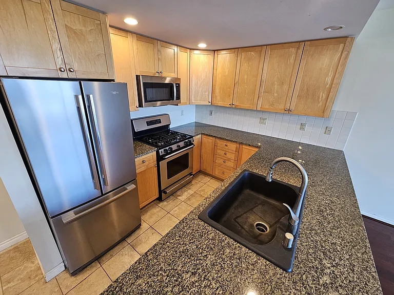 1420 Terry Ave #1804 — Photo 3