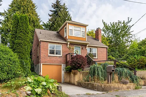 9514 4th Ave NE Photo 1