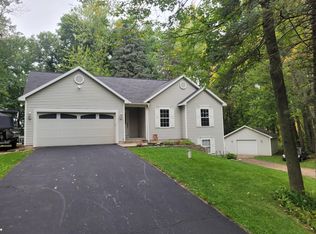 12745 Evergreen Farms Dr NE, Cedar Springs, MI 49319